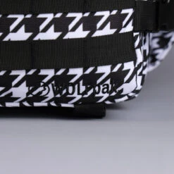 35L Backpack Houndstooth -Urban Carry Store 24843B18 96BB 4FFB 8346 E86DF9B3EB7C